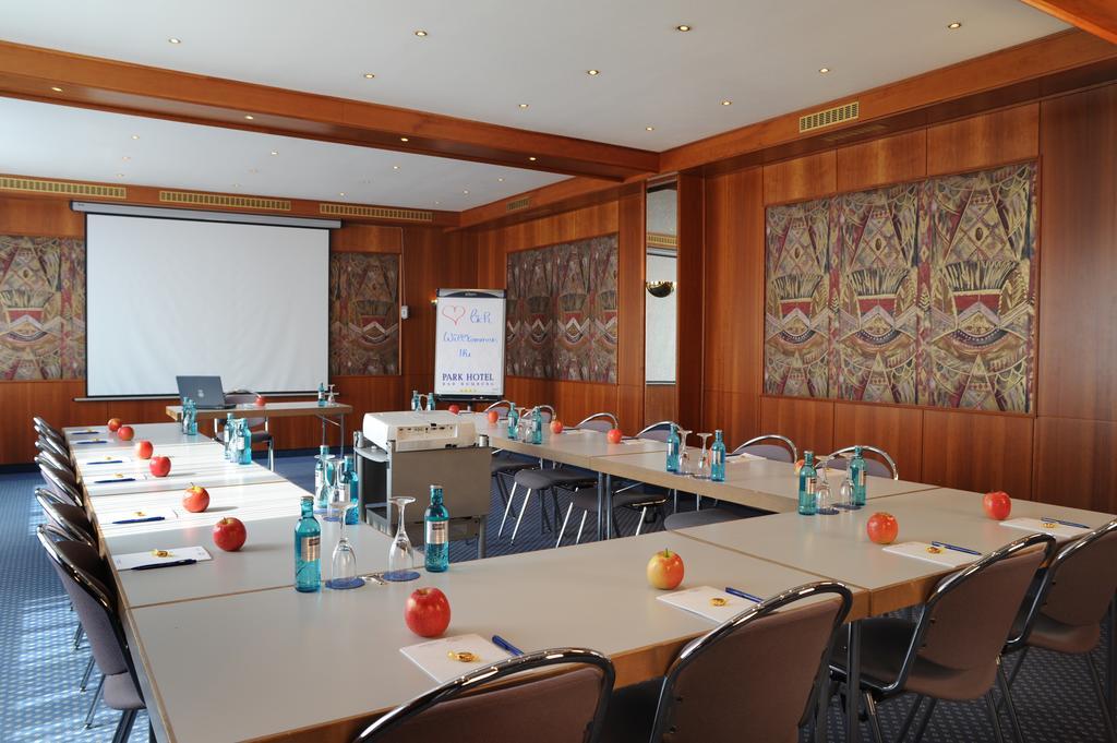 Parkhotel Bad Homburg บาดฮอมบูร์ก ฟอร์ แดร์เฮอเฮอ ภายนอก รูปภาพ