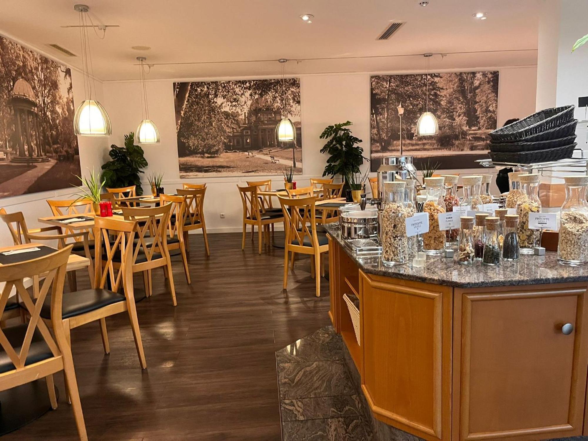 Parkhotel Bad Homburg บาดฮอมบูร์ก ฟอร์ แดร์เฮอเฮอ ภายนอก รูปภาพ