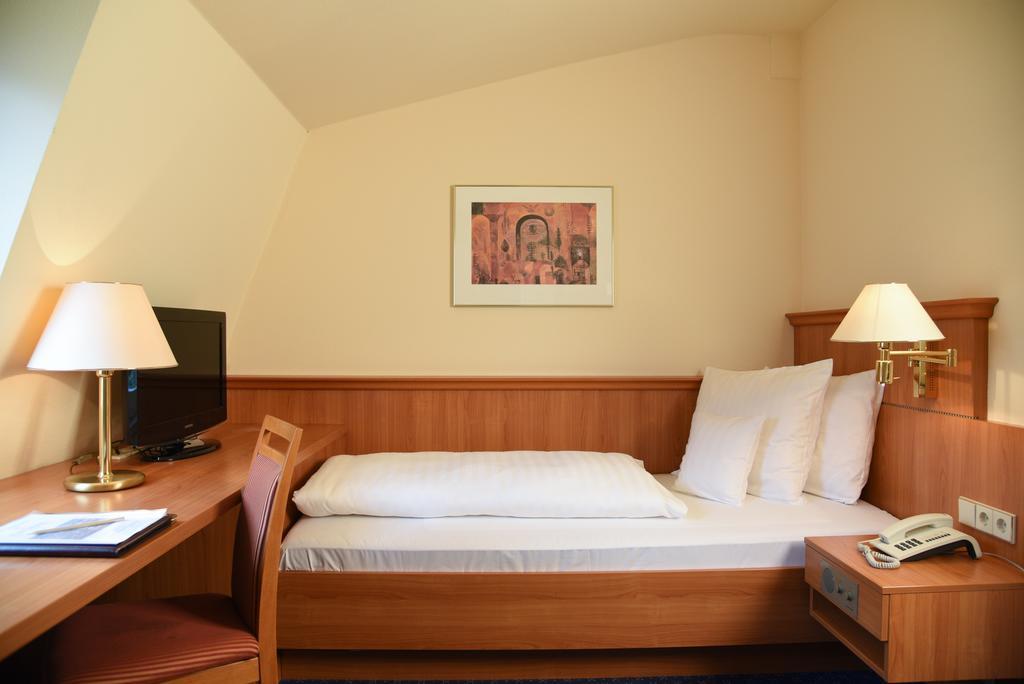 Parkhotel Bad Homburg บาดฮอมบูร์ก ฟอร์ แดร์เฮอเฮอ ภายนอก รูปภาพ