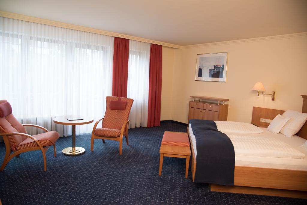 Parkhotel Bad Homburg บาดฮอมบูร์ก ฟอร์ แดร์เฮอเฮอ ภายนอก รูปภาพ
