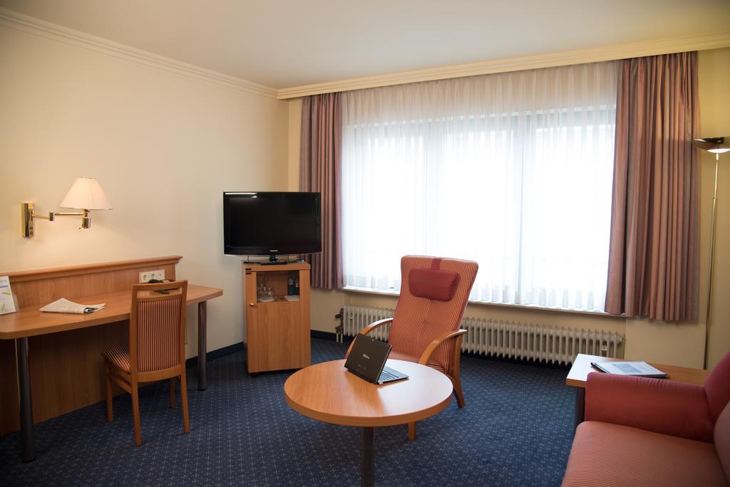 Parkhotel Bad Homburg บาดฮอมบูร์ก ฟอร์ แดร์เฮอเฮอ ภายนอก รูปภาพ