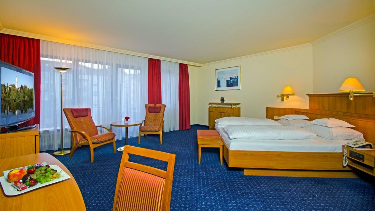 Parkhotel Bad Homburg บาดฮอมบูร์ก ฟอร์ แดร์เฮอเฮอ ภายนอก รูปภาพ